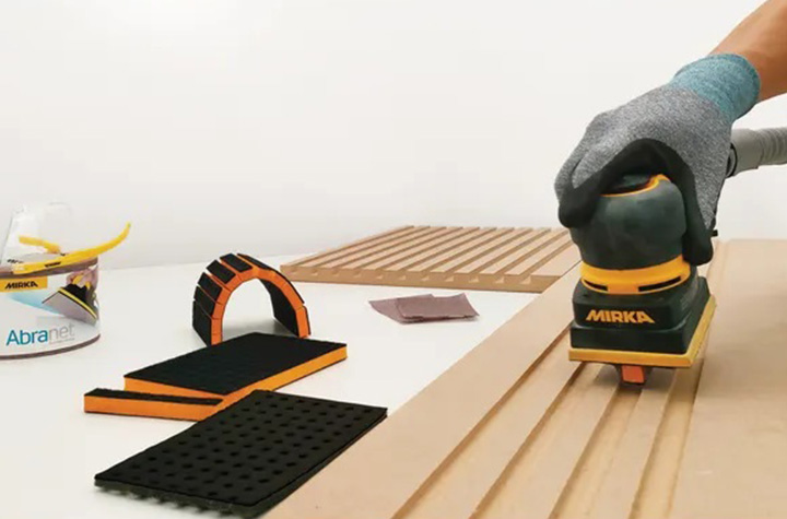 şlefuirea lemnului cu produse Mirka pe www.euro-wood.ro