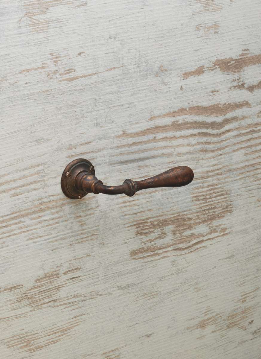 manere vintage Linea Cali pe www.euro-wood.ro